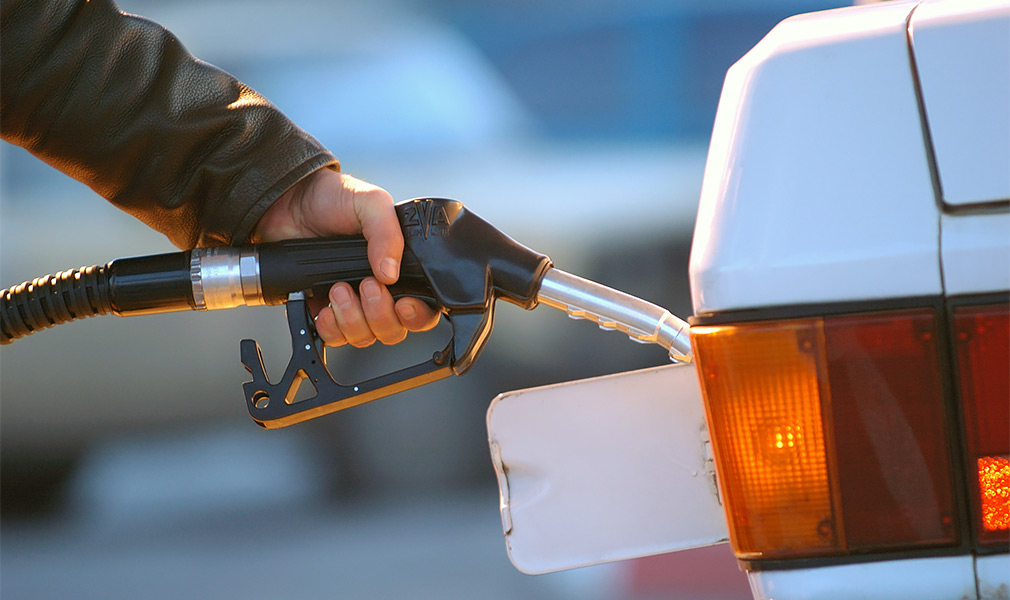 Автозаправки в Украине серьезно снизили стоимость топлива